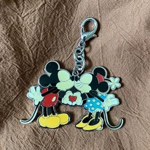 Harveys Mickey Loves Minnie Keychain Charm